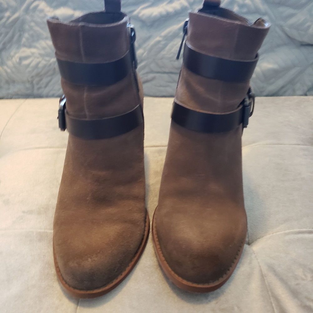 Ivanka Trump Booties - Picture 4 of 7